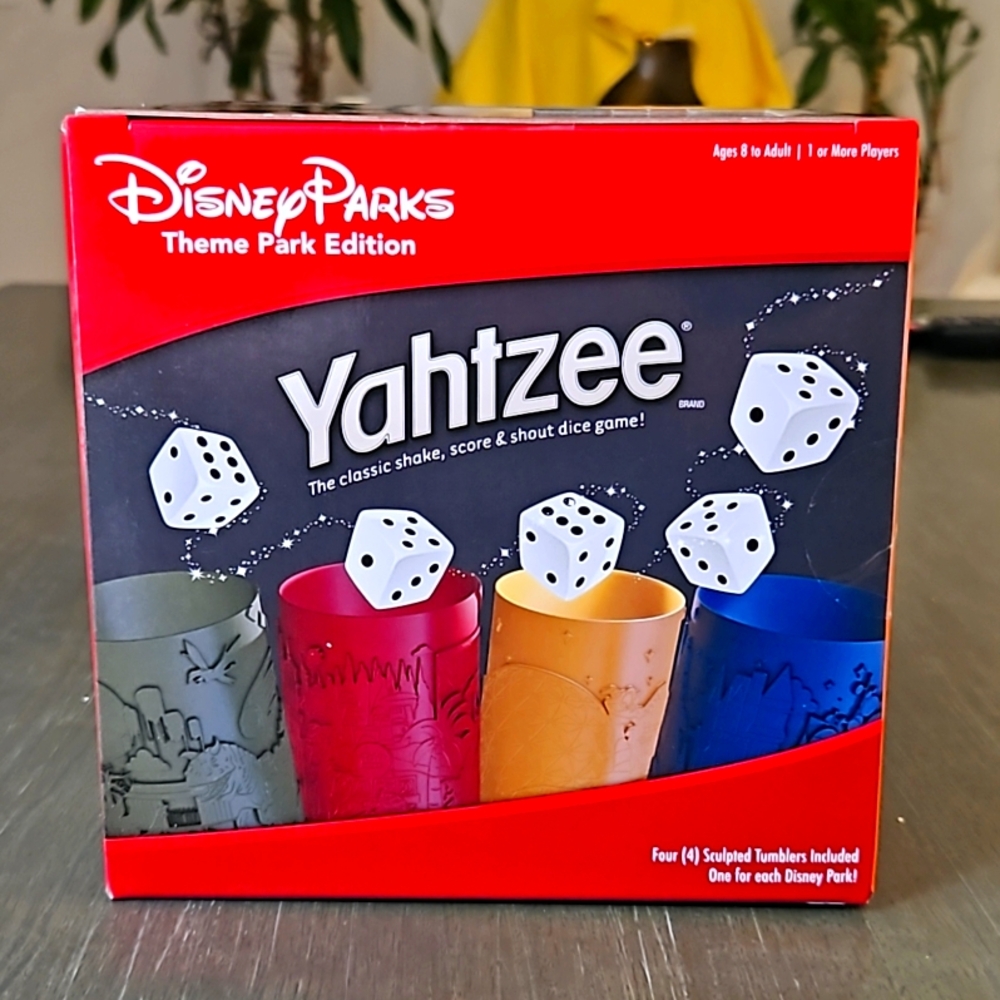 Disney Parks Theme Park Edition Yahtzee NWT